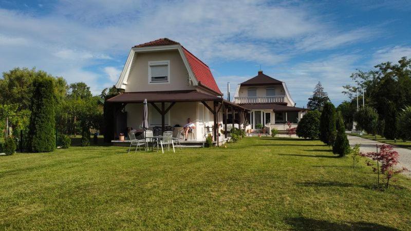 Ferienhaus Am Plattensee Balatonmáriafürdő 외부 사진