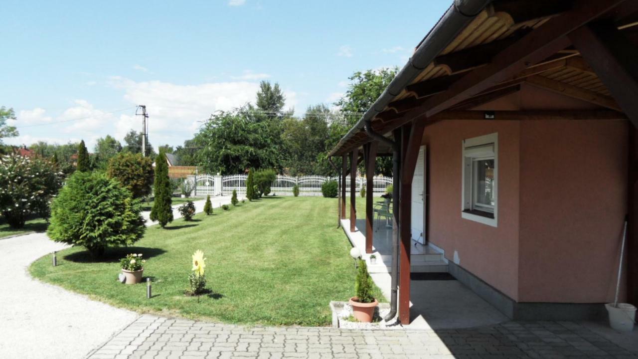 Ferienhaus Am Plattensee Balatonmáriafürdő 외부 사진
