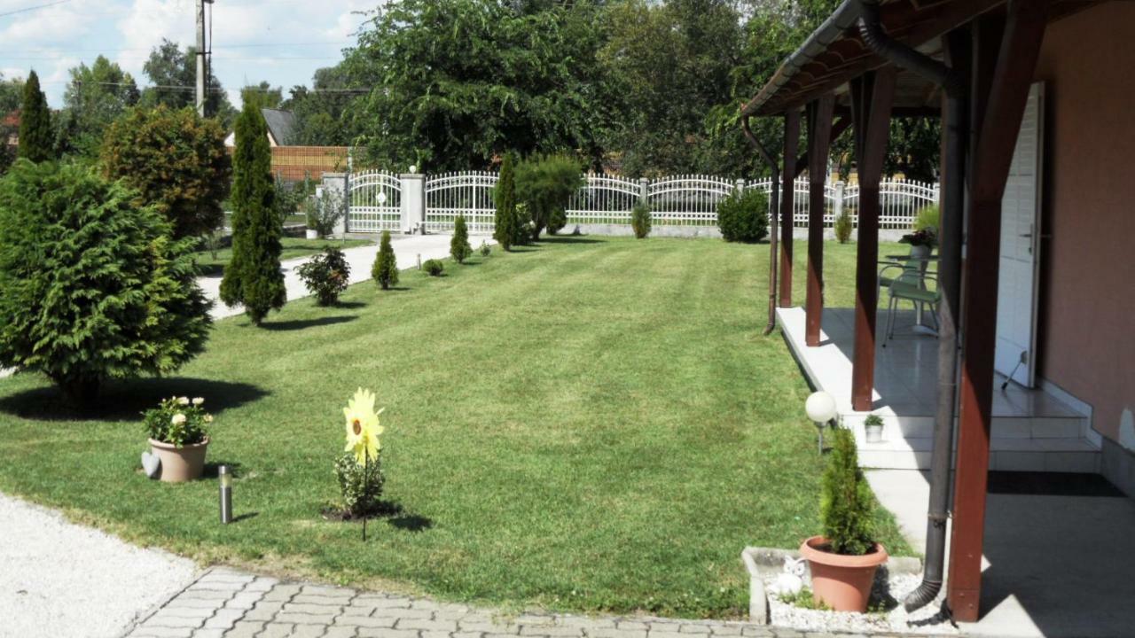Ferienhaus Am Plattensee Balatonmáriafürdő 외부 사진